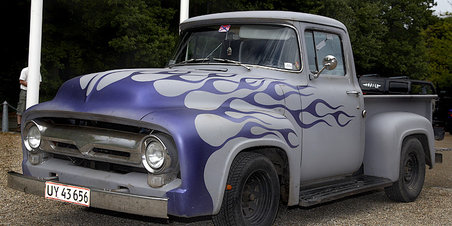 Biludstilling foran NRGipark