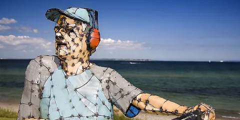 Sculpture by the sea