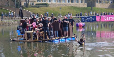 Vild kapsejlads på Universitetssøen