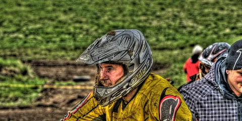 HDR CROSS