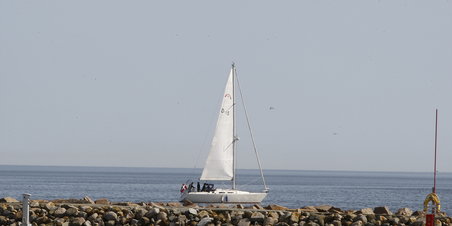 Walking Out  Marselisborg Havn april 2011