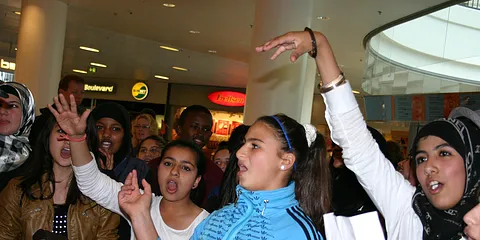 Unge laver rap-flash-mob