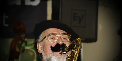 Hos Anders februar 2012 Finn Odderskov & Son Amis