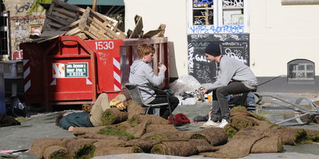 Mejlgade for mangfoldige fejekoste dagen der på