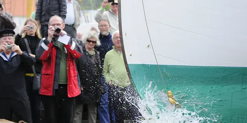 Søsætning af Dampbarkassen i Ebeltoft 15. maj 2012