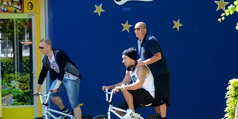 Blå Mandag og Joey Moe i Friheden