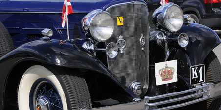 1933 Cadillac V8 Seven Passenger Touring Convertible på Væddeløbsbanen