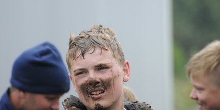 Motor Cross i regn - så har man da jord i hovedet