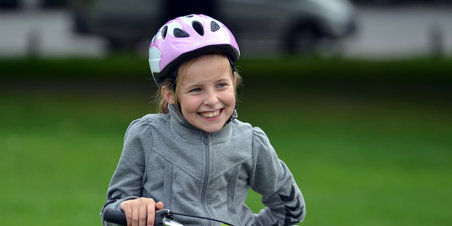 Børnehjælpsdagen - Børn cykler for børn.