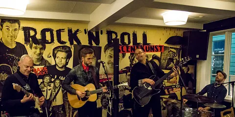 Ambassaden - MC Hansen