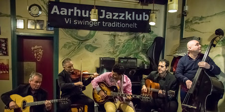 Hos Anders - DORADO SCHMITT & QUINTETTE du HOT CLUB de DANOIS.