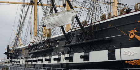 Fregatten Jylland byder på skattejagt, beskøjter og ærtesuppe