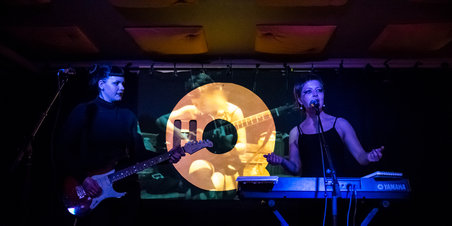 HeadQuarters - Qu'est-ce Que Fück?