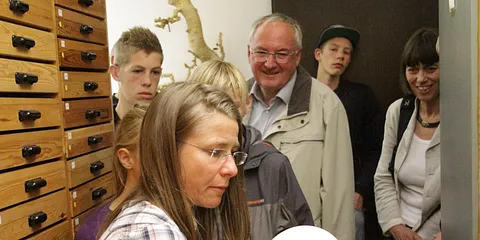 Naturhistorisk Museum: Bag facaden