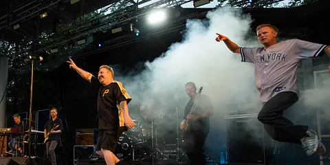 Fed Fredag i Tivoli Friheden med Østkyst Hustlers