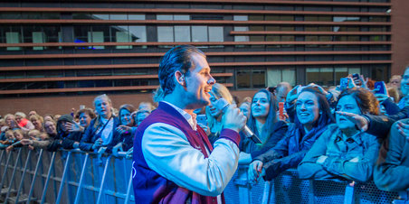 Rasmus Seebach og Joey Moe på Musikhusets amfiscene