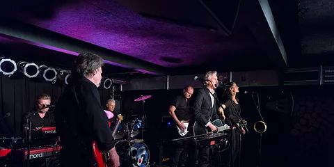 TV2 Release Koncert på Walthers MusikCafe