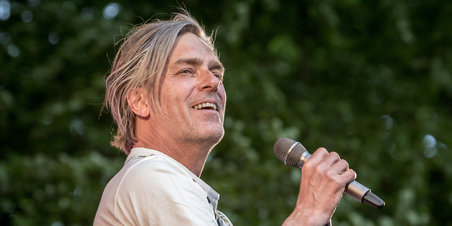 Peter AG med 1000 ansigter til Fed Fredag i Friheden