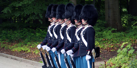 Vagtskift på Marselisborg slot
