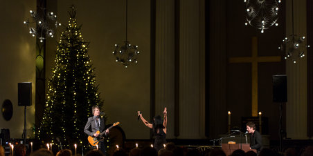 Annisette med sin trio Homeless Love