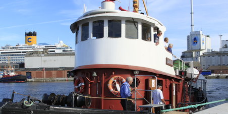 På havnerundfart med Jakob