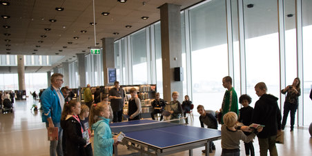 Danmarks største Rundt om bordet-bordtenniskamp.