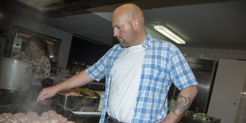 Hjemløses jul - klargøring til julefrokosten