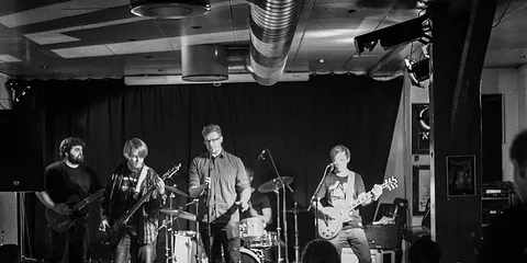 Insign og Love Talk på Gyngen