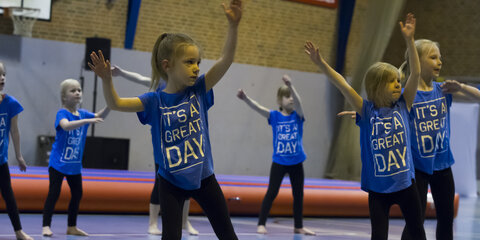 Gymnastik opvisning i Lystrup Hallen