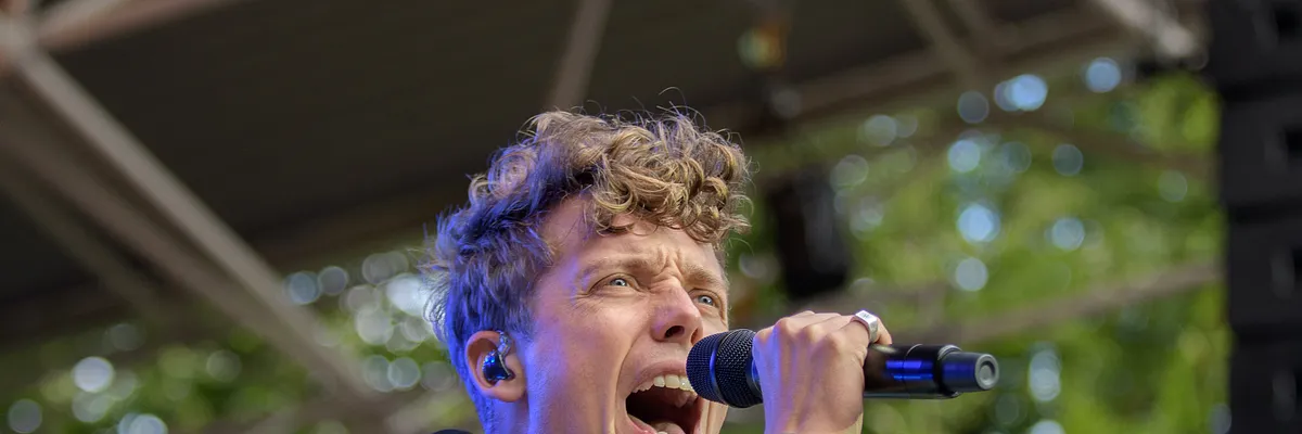 Fed Fredag med Mads Langer