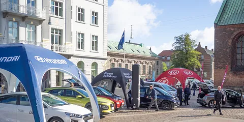 El bil udstilling på Store Torv