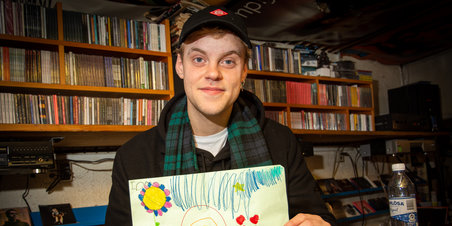 Hjalmer signerer plader i Badstuerock