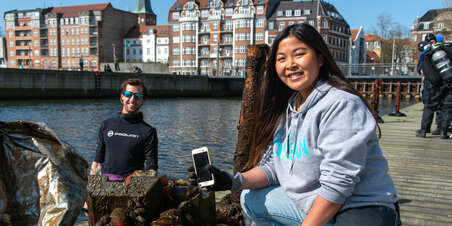 Affaldsindsamling med dykkere ved Navitas