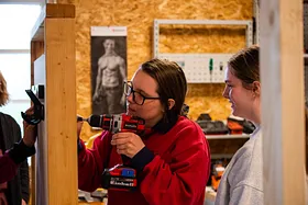 Handywomen