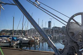 På cykeltur langs havnen og åen
