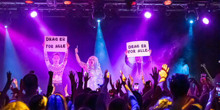 YAAAAS, Drag Show Stakladen