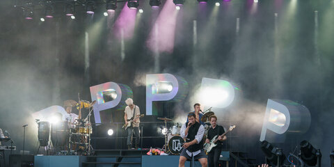 Phlake indtager Fed Fredag