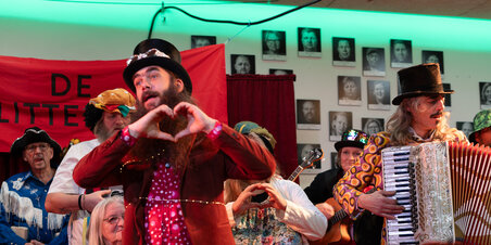 Splittergal livsbekræftende hjertevarme