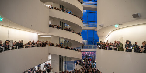 Åben fernisering - Ron Mueck 
