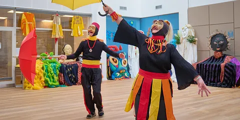 Bag Masken - Opvisning og præsentation