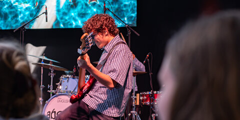 ABSURD, Spotfestival 2025