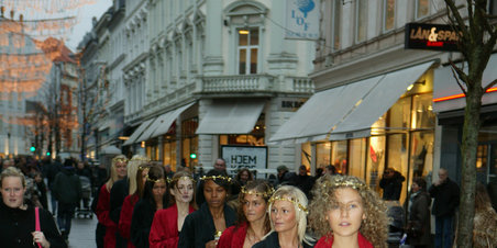 Luciaoptog med undertøjsmodeller